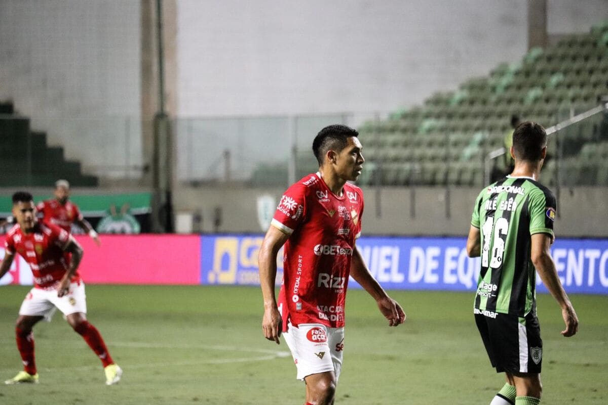 Vila Nova sai na frente mas acaba derrotado pelo América MG por 3 a 1