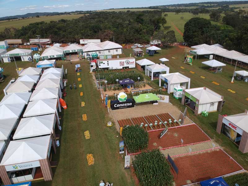 Estande da Sicredi Planalto Central na Agrobrasília oferece mais