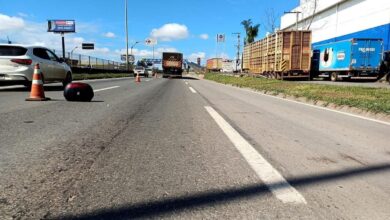 motociclista morre atropelado por caminhão, motociclista morre atropelado por caminhão BR-153, motociclista morre atropelado por caminhão BR-153 Goiânia, motociclista atropelado por caminhão BR-153 Goiânia, motociclista atropelado caminhão BR-153 Goiânia
