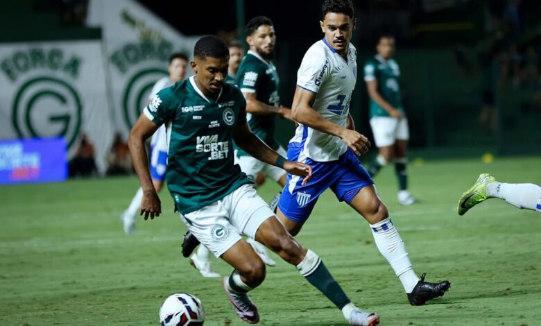 Goiás vence o Avaí, Goiás x Avaí, Goiás e Avaí, Avaí, Goiás vence o Avaí de virada