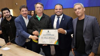 Jair Bolsonaro, Bolsonaro recebe título de Cidadão Aparecidense, Jair Bolsonaro título de Cidadão Aparecidense, Bolsonaro, Jair Bolsonaro Cidadão Aparecidense