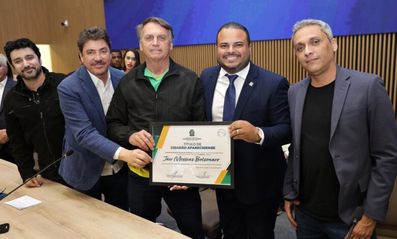 Jair Bolsonaro, Bolsonaro recebe título de Cidadão Aparecidense, Jair Bolsonaro título de Cidadão Aparecidense, Bolsonaro, Jair Bolsonaro Cidadão Aparecidense
