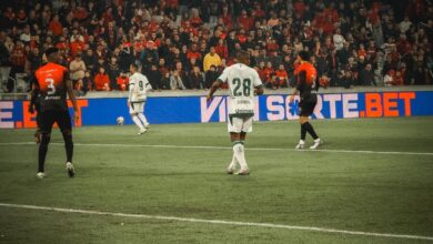 Goiás vence o Athletico-PR, Athletico-PR x Goiás, Athletico PR Goiás Série B, Athletico Paranaense, Goiás