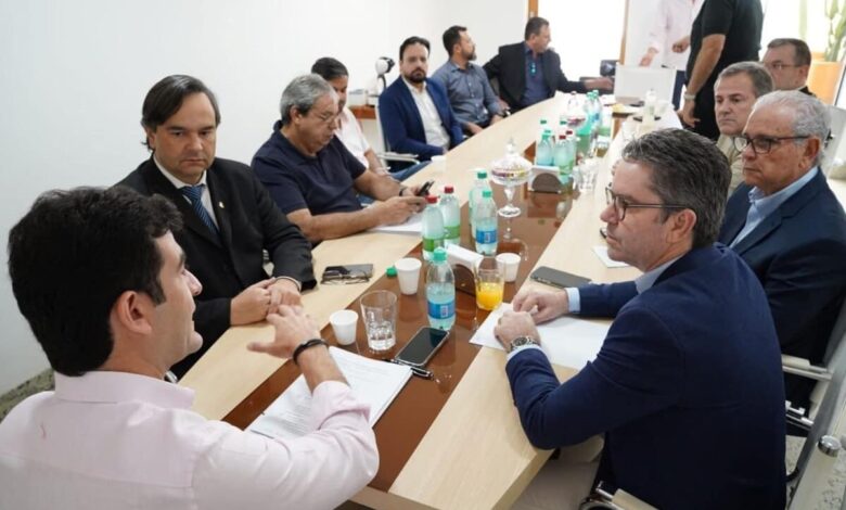 tarifaço dos EUA, saúde goiás tarifaço dos EUA, Rasível Santos, reunião saúde tarifaço dos EUA Goiás, tarifaço EUA Goiás