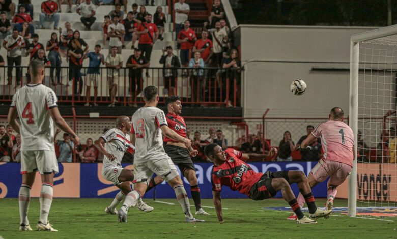 Atlético-GO vence o Botafogo-SP, Atlético-GO, Botafogo-SP, Atlético Goianiense, Atlético-GO Botafogo-SP Série B