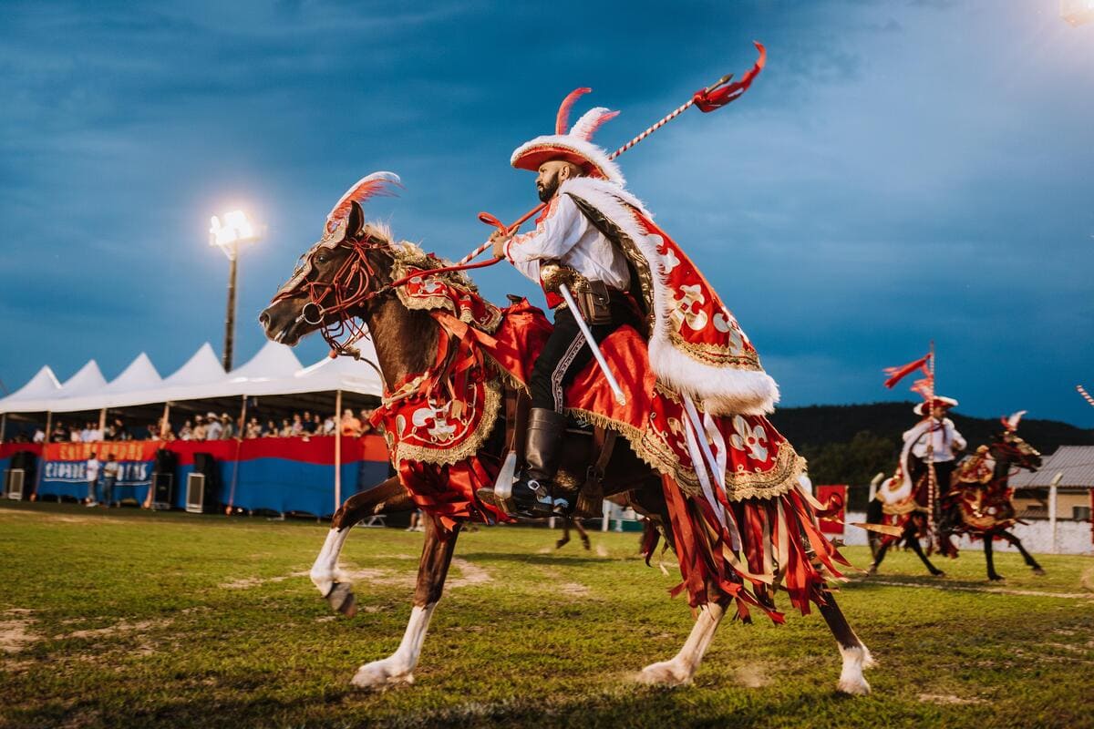 Cidade de Goiás recebe Circuito das Cavalhadas neste fim de semana