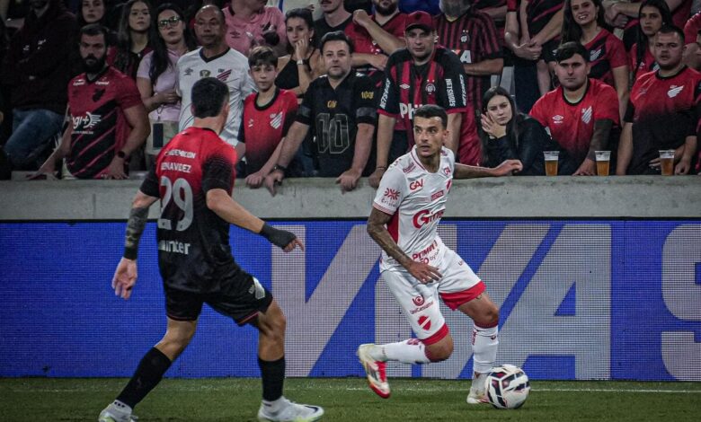 Vila Nova, Vila Nova perde para o Athletico-PR, Athletico-PR x Vila Nova, Athletico Paranaense, Athletico-PR Vila Nova Série B