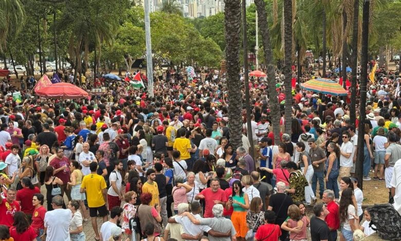 ato pec da blindagem anistia Goiânia, protestos pec da blindagem anistia Goiânia, manifestação pec da blindagem anistia Goiânia, manifestação pec da blindagem anistia Praça Universitária Goiânia, protestos praça universitária Goiânia