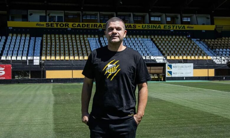 Umberto Louzer, técnico Umberto Louzer, Umberto Louzer Vila Nova, técnico Umberto Louzer Vila Nova, contratação Umberto Louzer Vila Nova