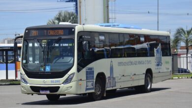 ônibus homenagem 100 anos do Art Déco Goiânia, ônibus transporte coletivo de Goiânia Art Déco, ônibus plotado em homenagem aos 100 anos do Art Déco, homenagem aos 100 anos do Art Déco, ônibus homenagem 100 anos Art Déco Goiânia