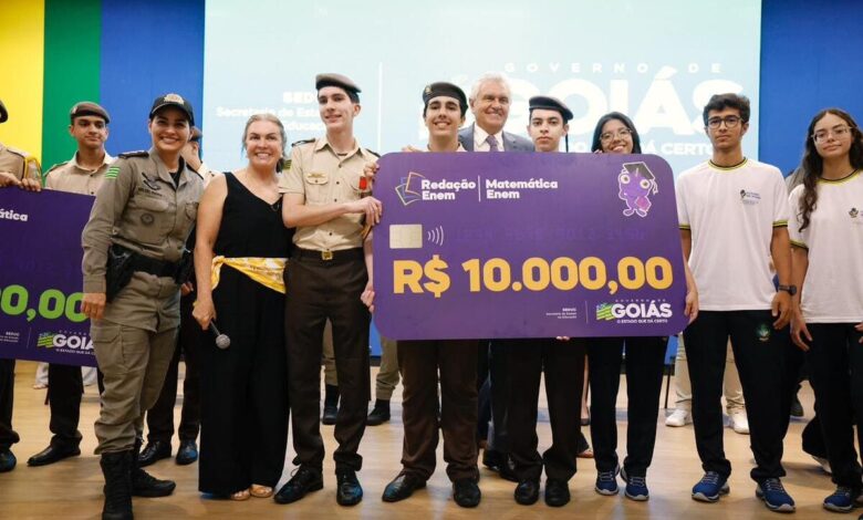 entrega prêmios Redação Enem Matemática Enem Goiás, Prêmio Redação Enem, Prêmio Matemática Enem, prêmio destaques Enem 2025 Goiás, prêmio Enem 2025 Goiás