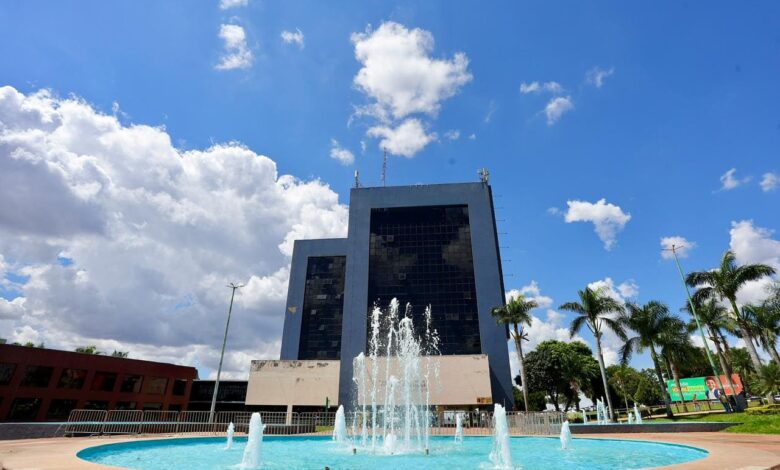 abre e fecha tiradentes, abre e fecha tiradentes goiânia, abre e fecha em Goiânia feriado de Tiradentes, feriado Tiradentes Goiânia, abre e fecha goiânia tiradentes