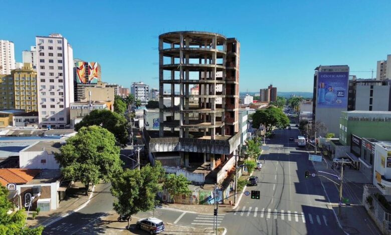 Redondo da Araguaia, predio redondo Araguaia, obra Redondo da Araguaia, Redondo da Araguaia Goiânia, predio redondo abandonado goiania